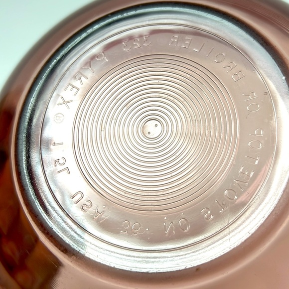 Vintage PYREX 8.5” D cranberry / pink 1.5 L  mixing bowl USA - Picture 5 of 5